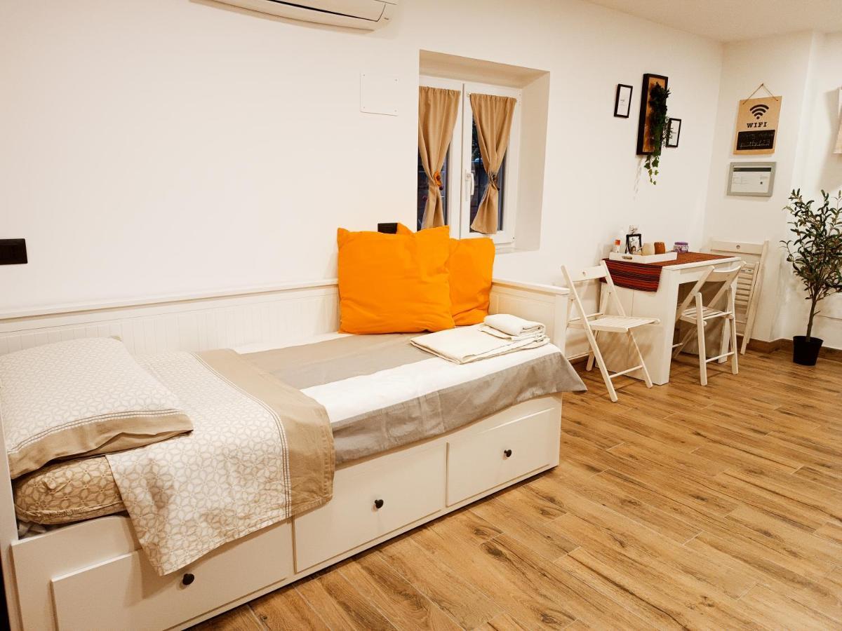 Touch&Go - Stanza privata con servizi Ciampino Esterno foto