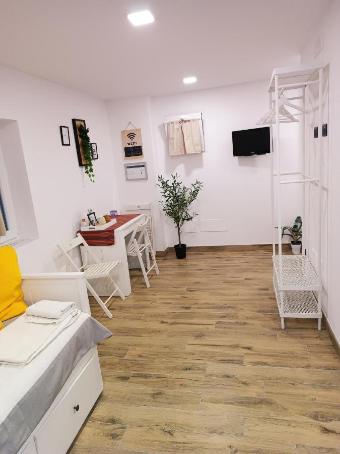 Touch&Go - Stanza privata con servizi Ciampino Esterno foto